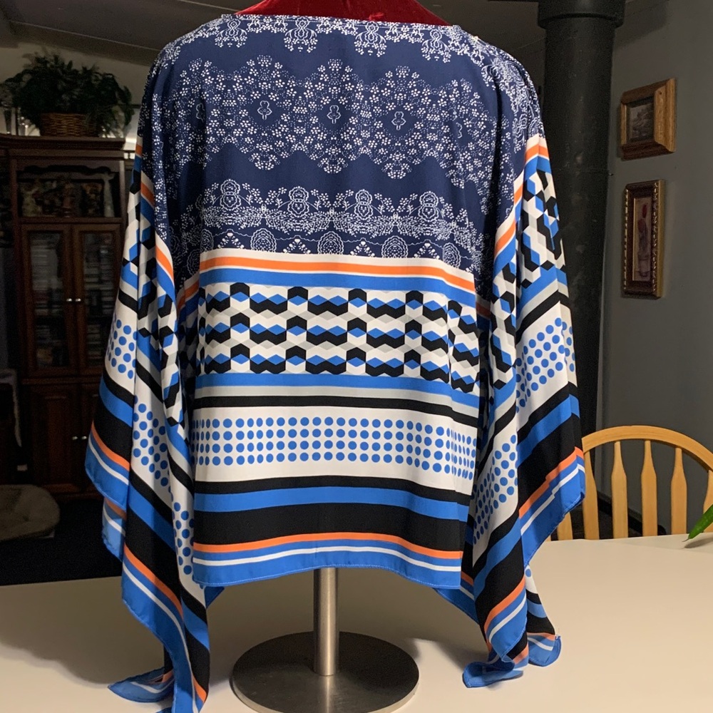 Sharagano Multi Print Poncho NWOT - Picture 6 of 9